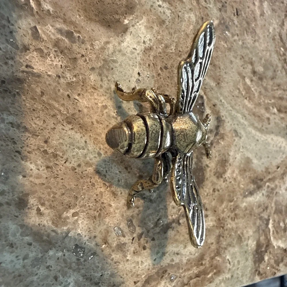 Brass Bumble Bee Collectible Desk Decor Mini Statue 1